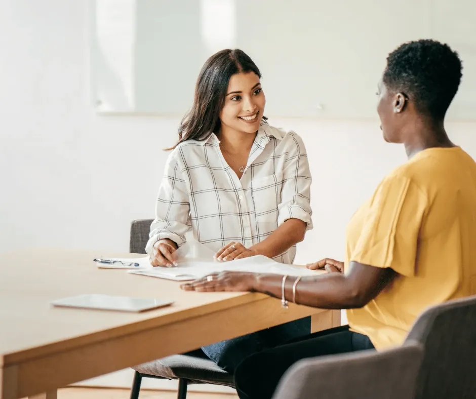 Crafting an Effective Professional Summary and Career Profile for Your Resume thumbnail